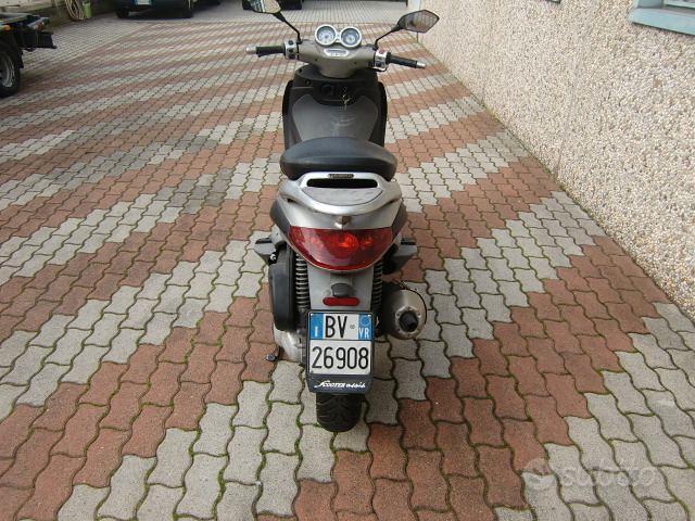 Piaggio Beverly 200