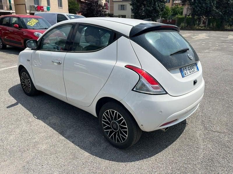 Lancia Ypsilon Ypsilon 1.0 FireFly 5 porte S&S Hybrid Platino