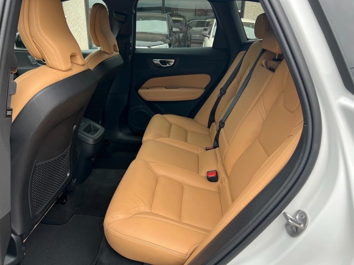 Volvo XC60 2.0 b4 Plus Dark awd auto - FULL OPTIONAL