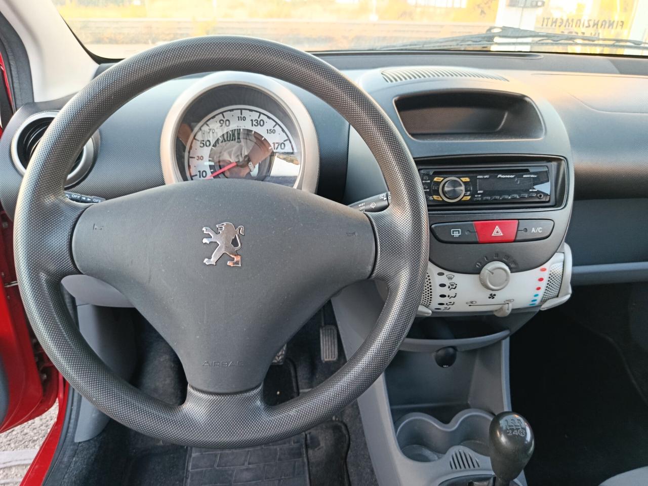 Peugeot 107 1.0 68CV 5p. Urban Move 2012