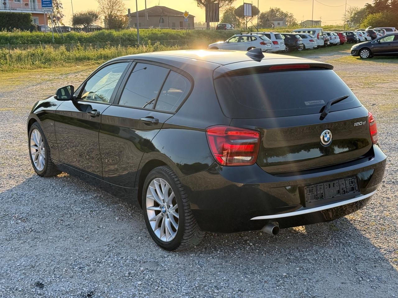 Bmw 120 120d 5p. Urban