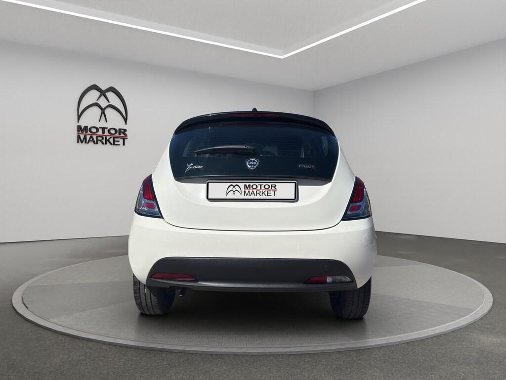 Lancia Ypsilon 5 Porte 1.0 FireFly Hybrid Silver