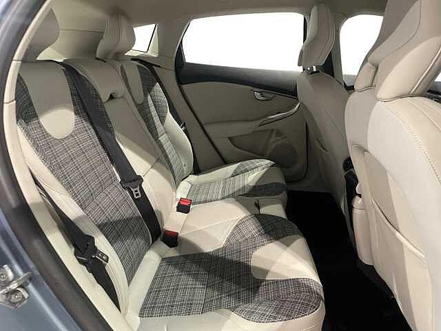 Volvo V40 2.0D 120CV Business Plus - IVA ESPOSTA