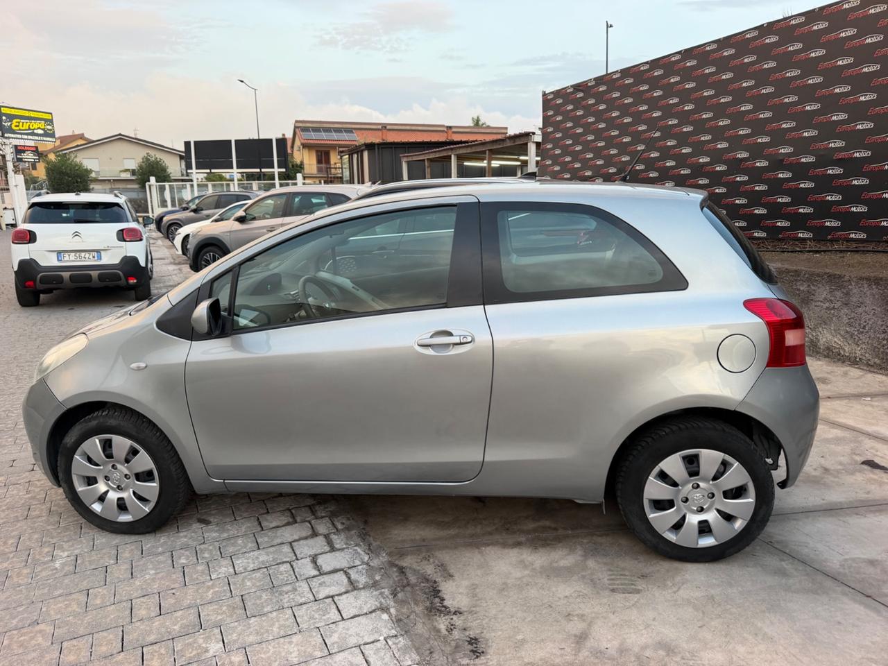 Toyota Yaris 1.0 3 porte Sol
