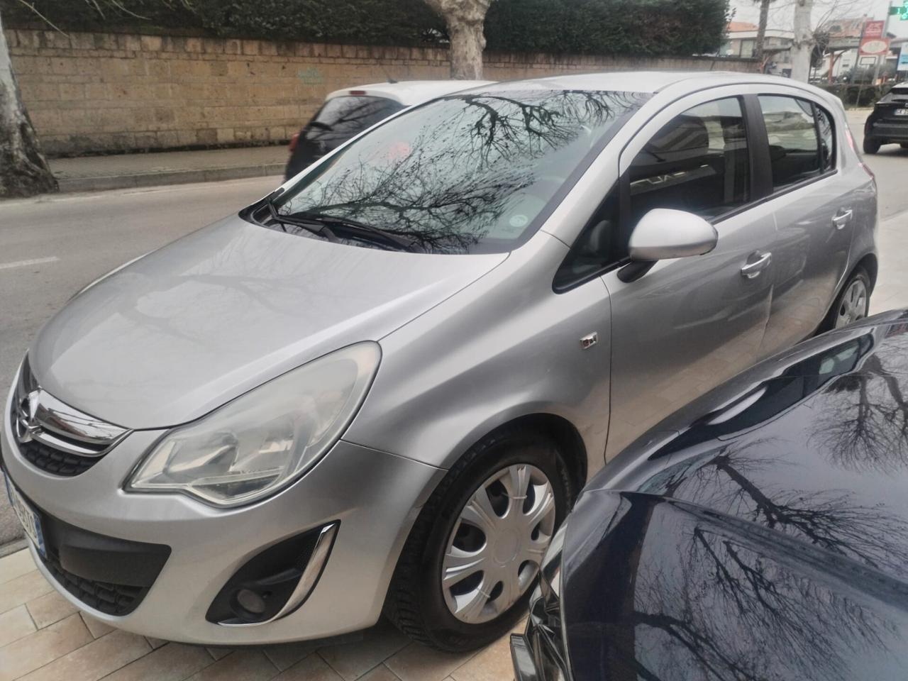 Opel Corsa 1.2 5 porte Cosmo