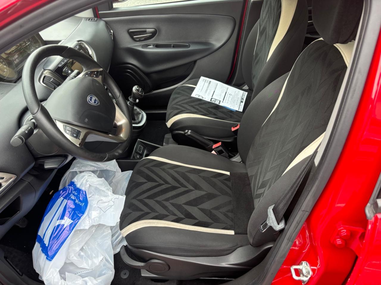 Lancia Ypsilon 1.2 69 CV 5 porte Gold