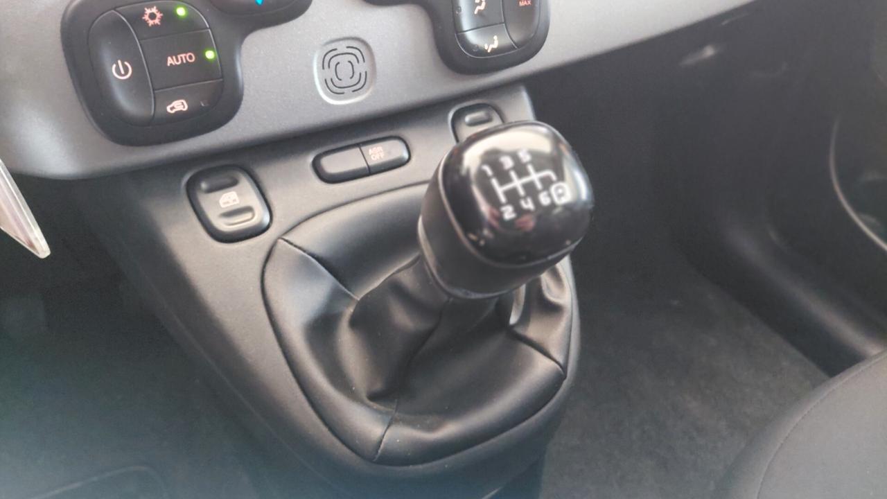 Fiat Panda 1.0 FireFly S&S Hybrid Garmin