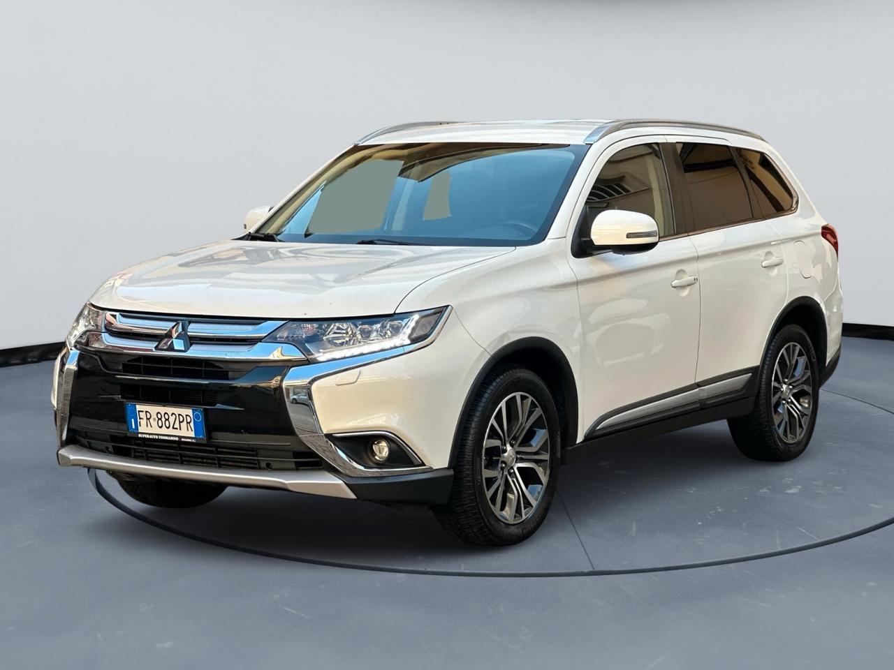 Mitsubishi Outlander 2.2 DI-D 4WD 7 POSTI