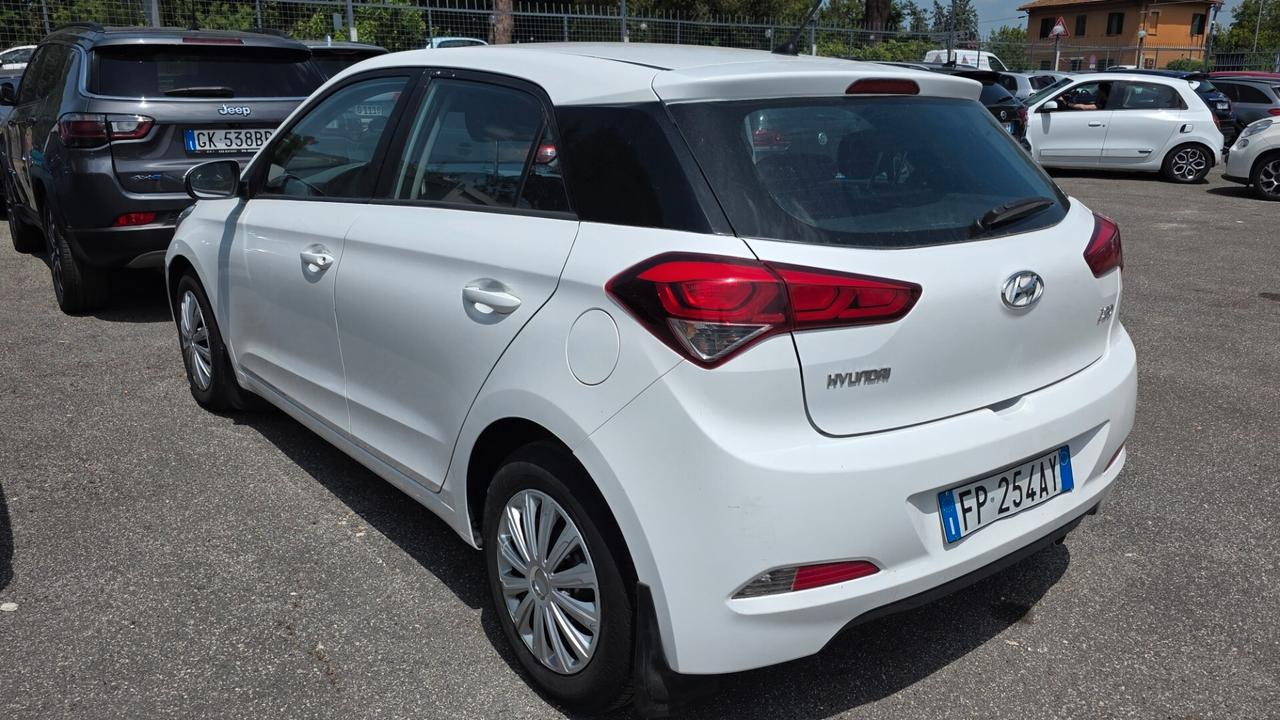 Hyundai i20 1.1 CRDi 12V 5 porte Go!