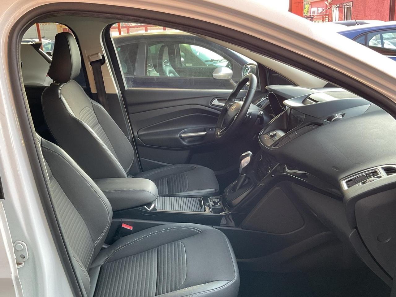 Kuga 1.5 TDCI 120 CV-2WD-titanium-unipro