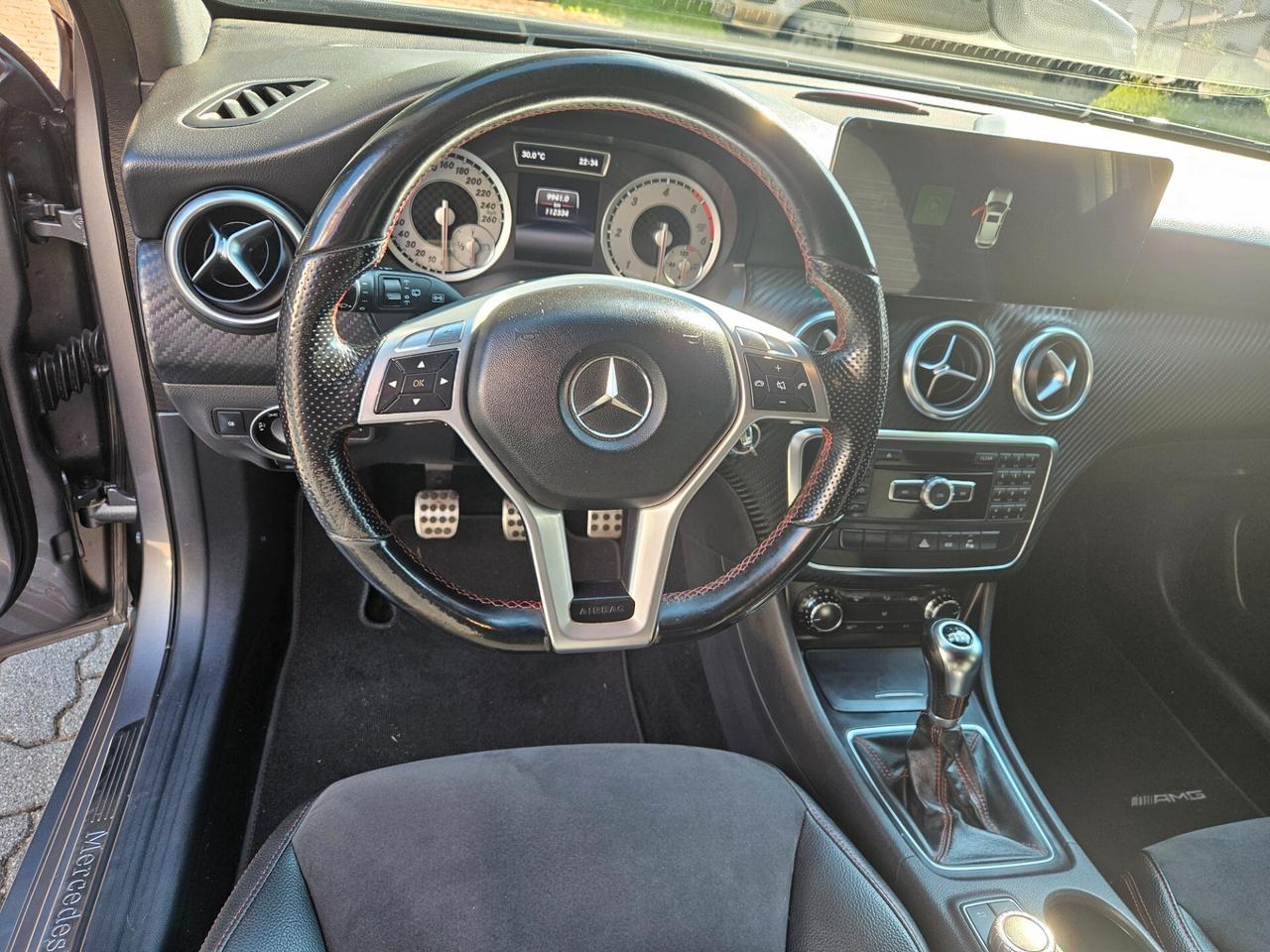 Mercedes-benz A 180 CDI Premium AMG INTERNO / ESTERNO
