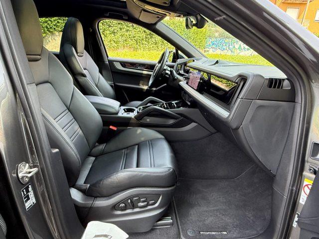 PORSCHE Cayenne Coupé 3.0 V6 E-Hybrid MOD. 2024 IVA ESPOSTA