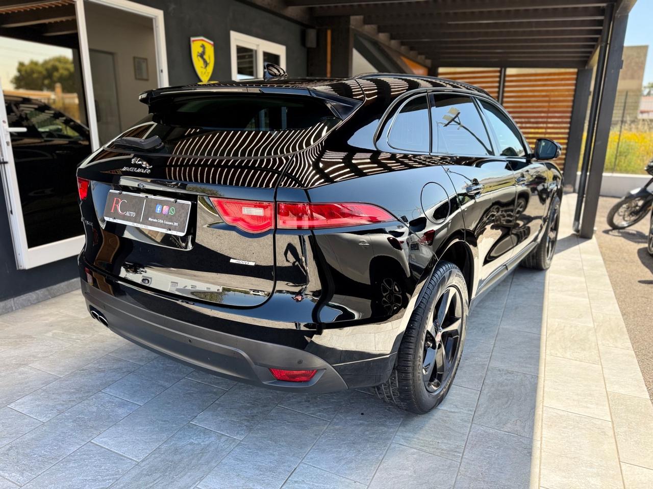 Jaguar F-Pace 2.0 D 180 CV AWD R-Sport motore nuovo