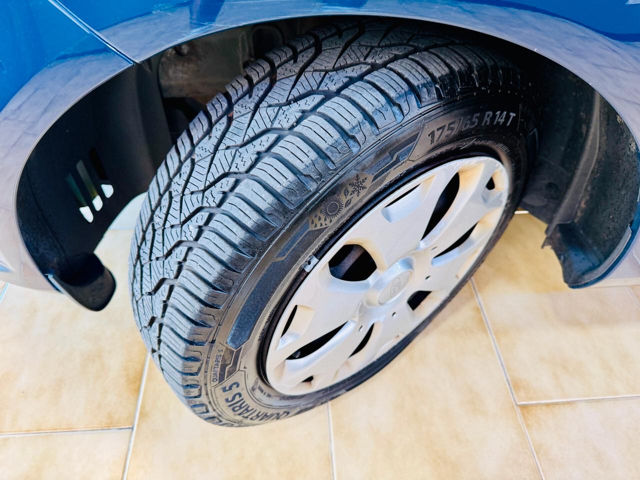 Ford Fiesta 1.5 Ambient TDCi 75CV 5 porte