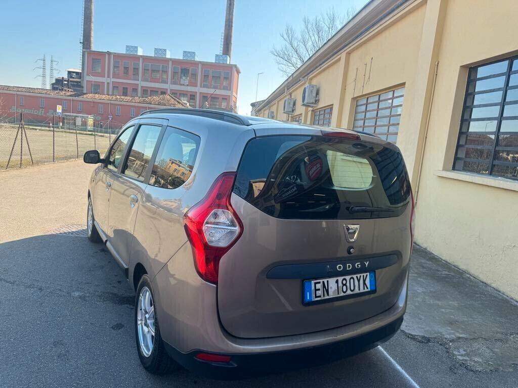 Dacia Lodgy Anno 2012 1.6 Benzina/METANO 8V 85CV 5 posti