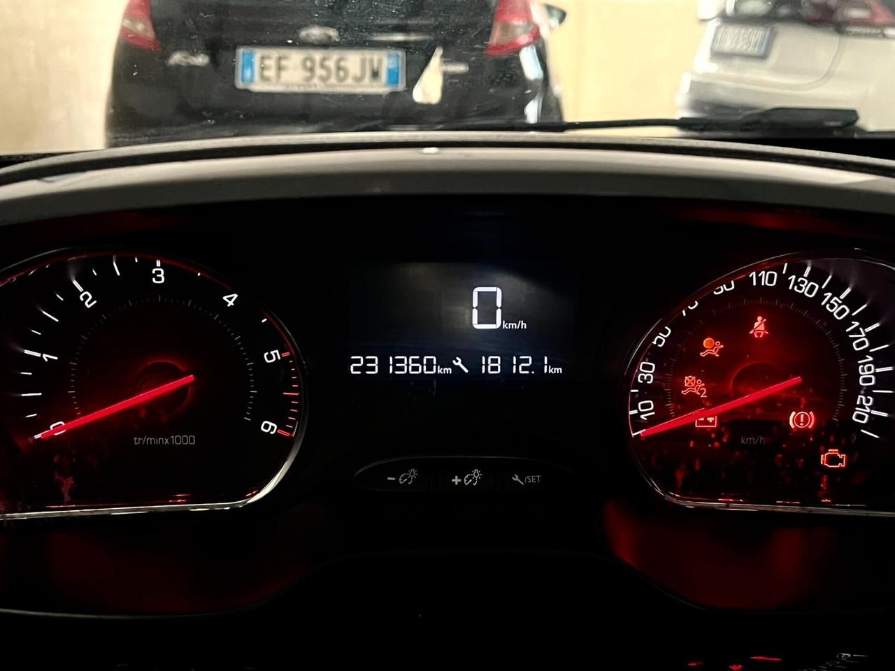 Peugeot 208 1.4 HDi 68 CV 5 porte Allure