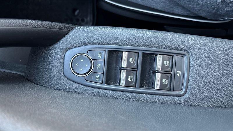 Renault Captur 1.6 E-TECH Plug-in Hybrid 160cv Intens Auto PROMO 1.6 E-TECH Plug-in Hybrid 160cv Intens Auto