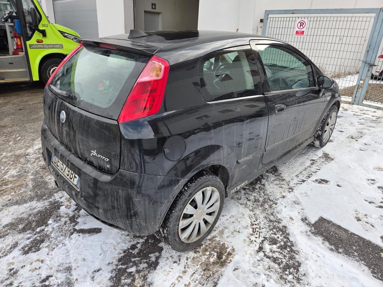 Fiat Grande Punto 1.4 3 porte Dynamic SI NEOPATENTATI