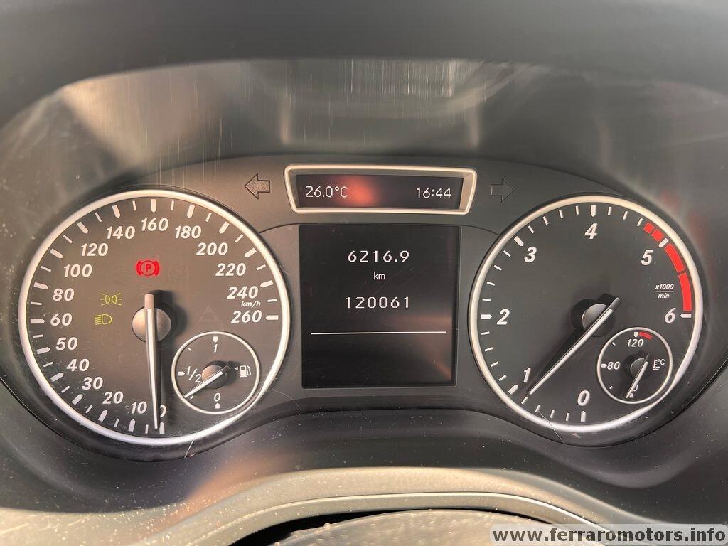 Mercedes B 180 CDI Executive teto panoramico