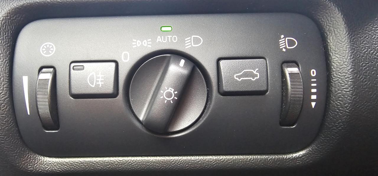 Volvo V40 Cross Country Solo 30.000 km