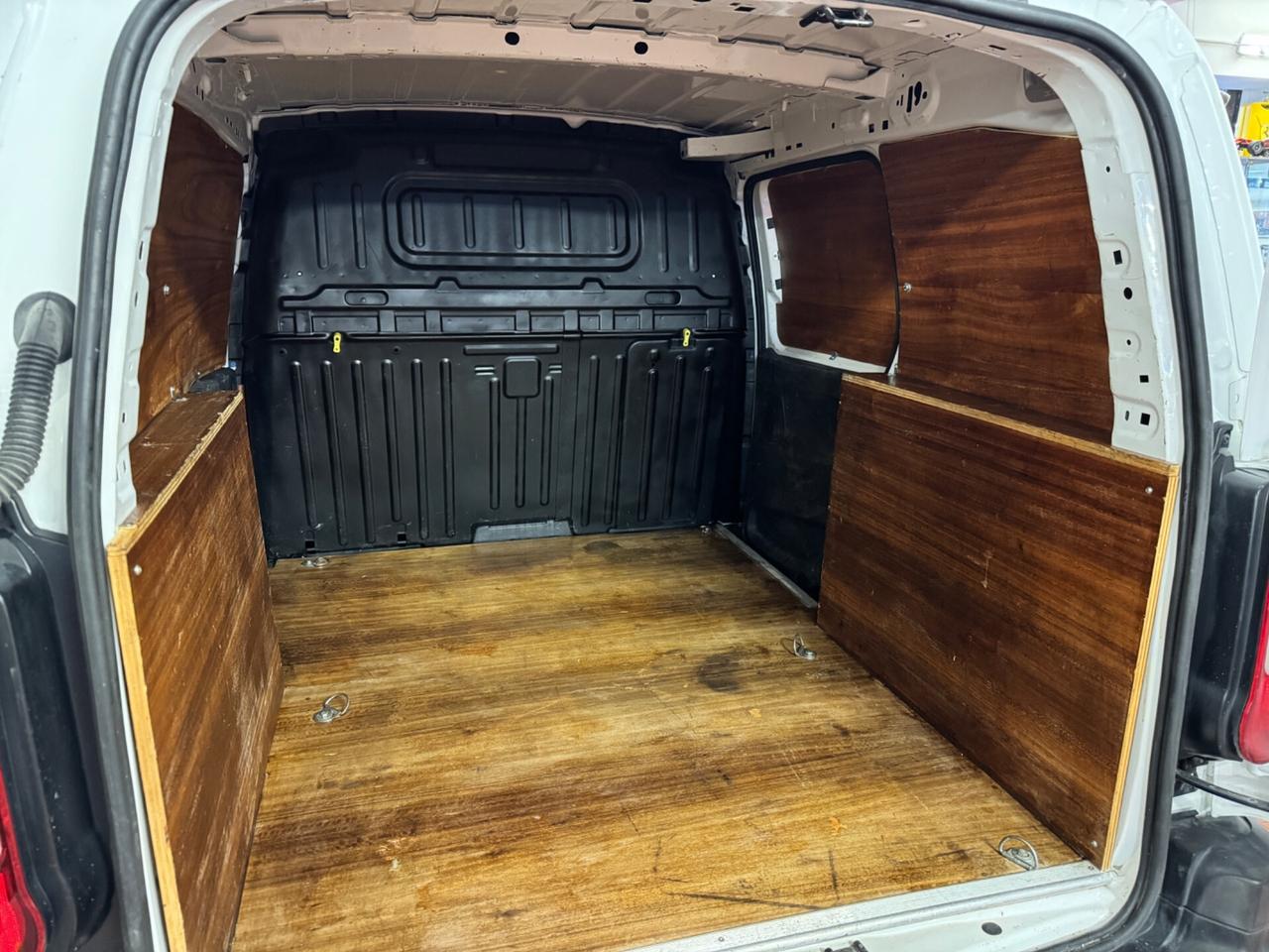 Peugeot Partner PureTech 110 S&S PC Furgone Pro