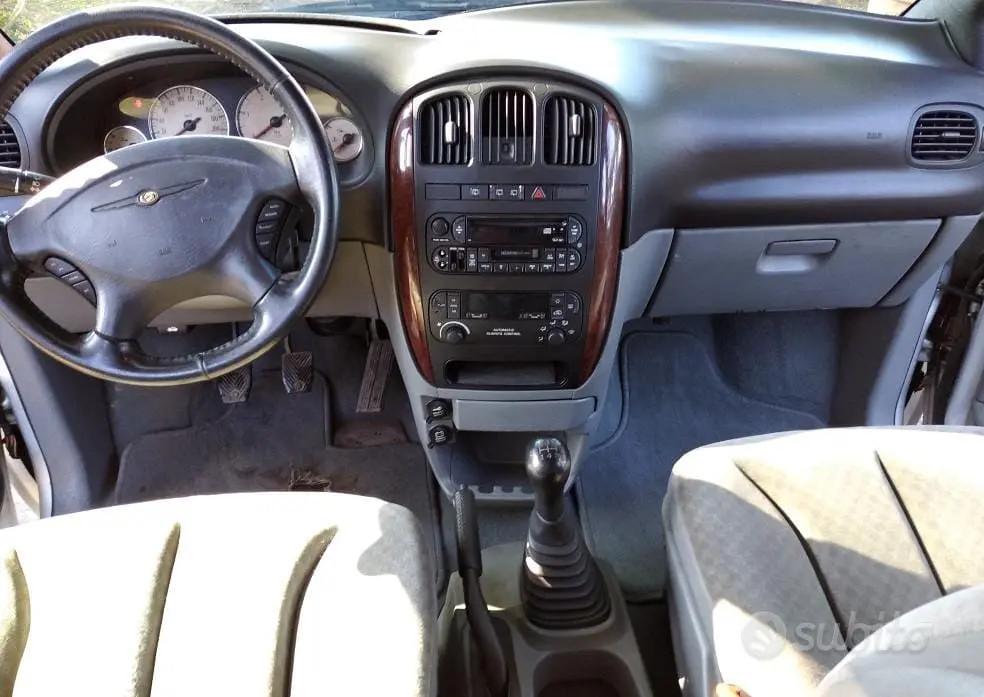 CHRYSLER VOYAGER 2.5 TDI VM 7 POSTI MANUALE 2004