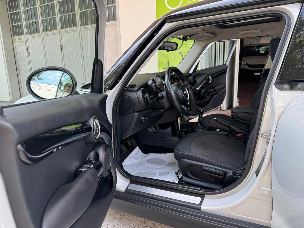 Mini CooperD 1.5 Business TURBO NUOVO-TETTO GAR24M