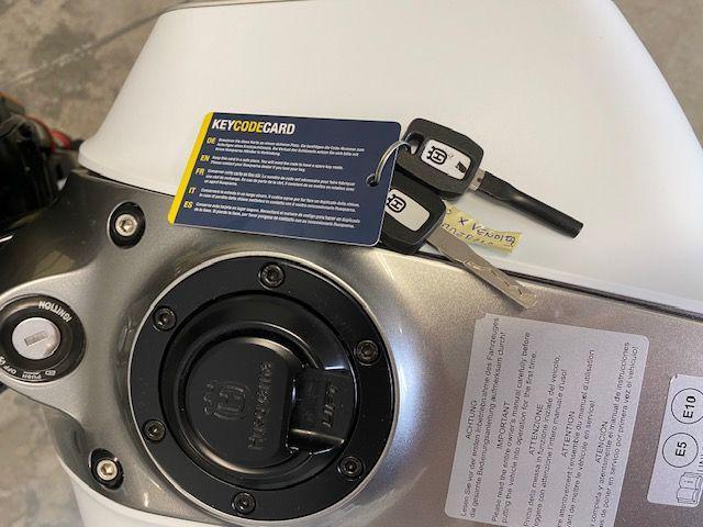 HUSQVARNA Vitpilen 401 4T my21