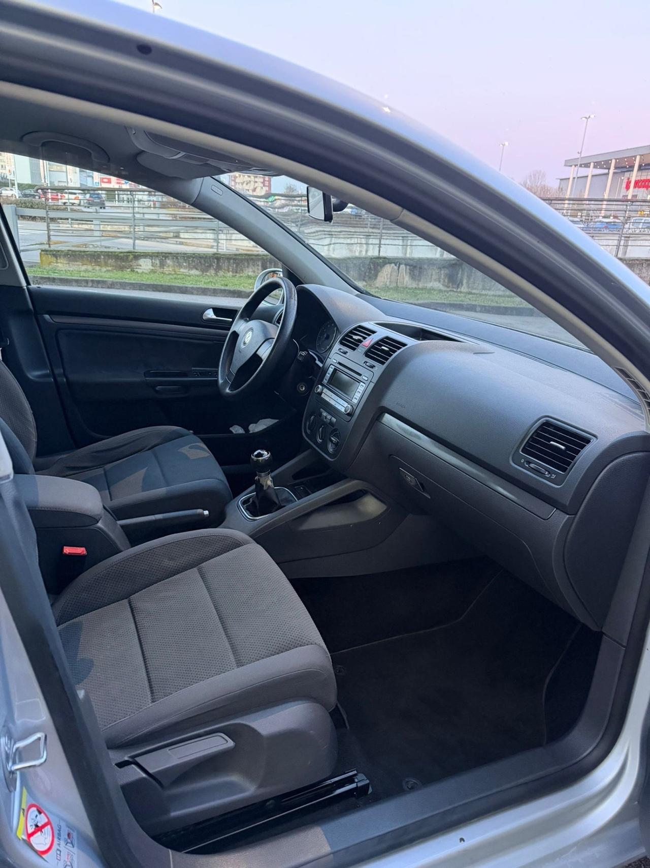 Volkswagen Golf 1.6 5p. Comfortline