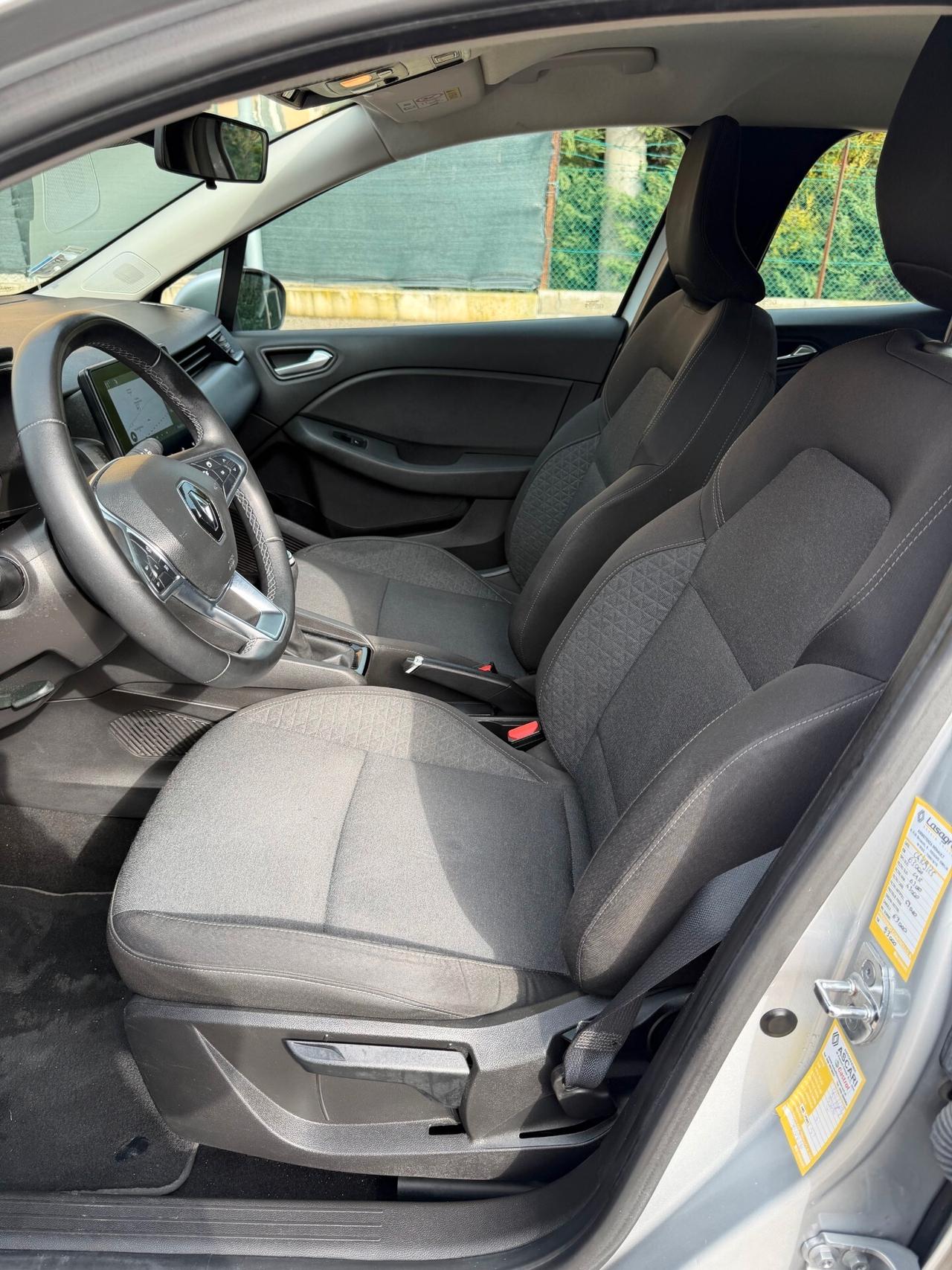 Renault Clio 1.0 tce - NEOP. - NAV. - 12 MESI DI GARANZIA -