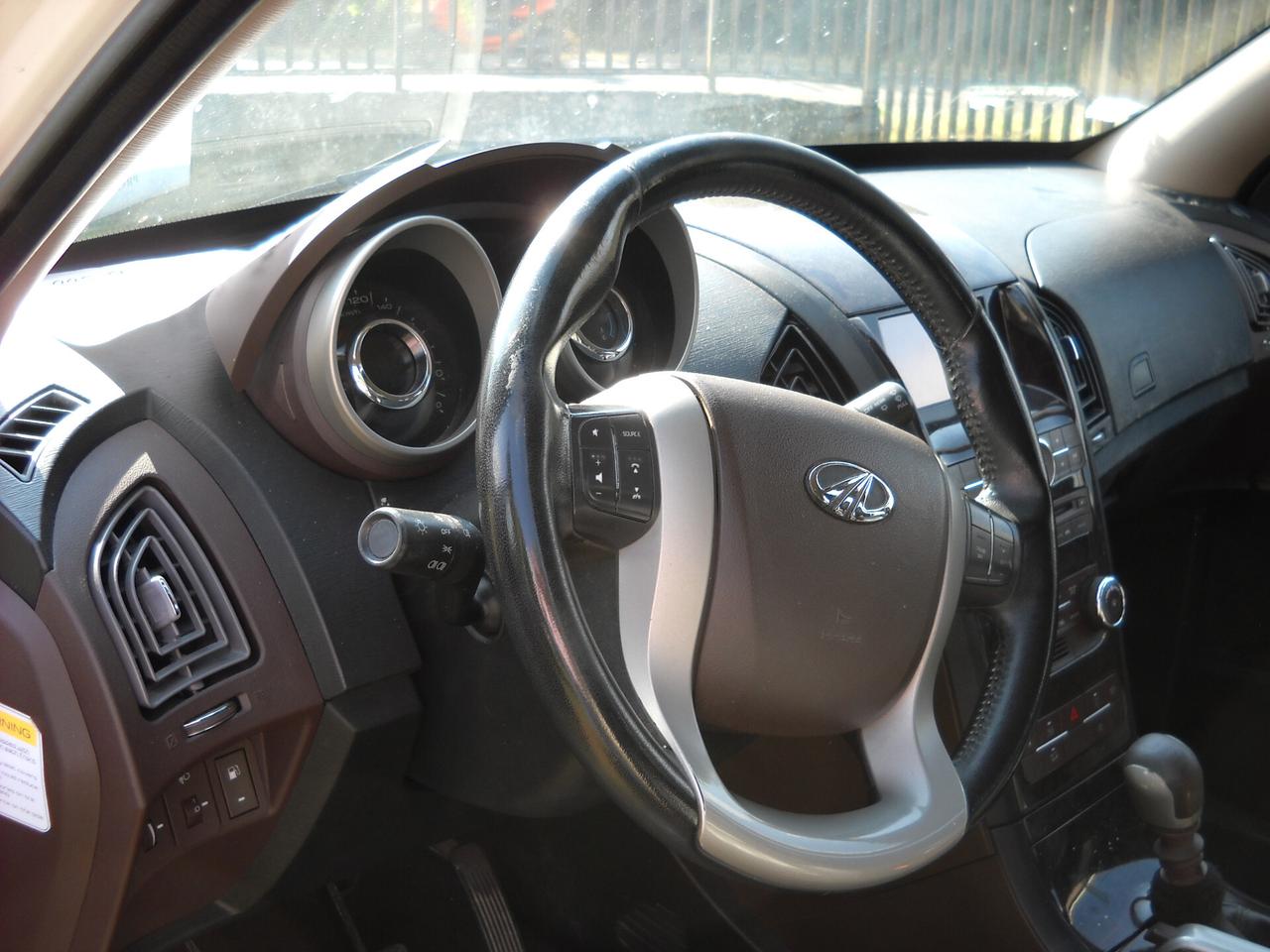 Mahindra XUV500 2.2 16V AWD W8