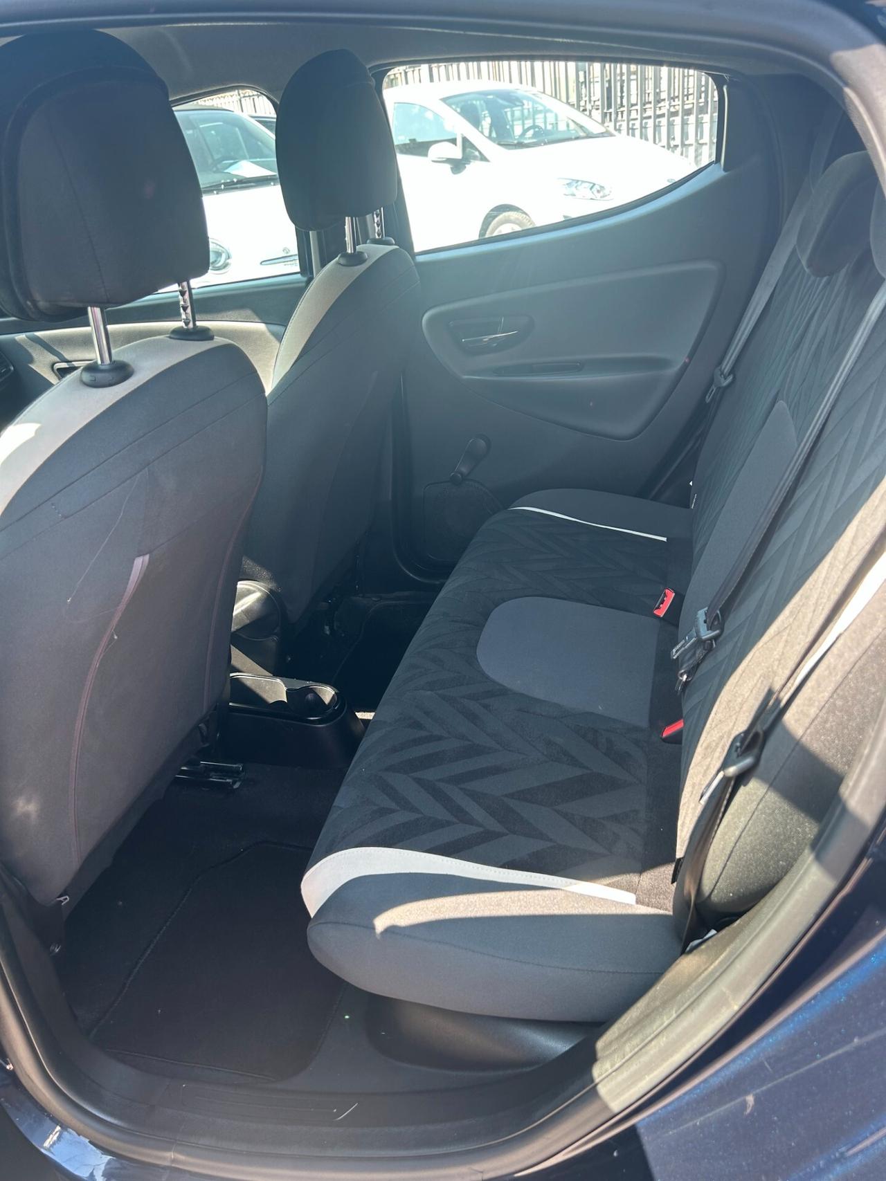 Lancia Ypsilon 1.2 69 CV 5 porte Platinum
