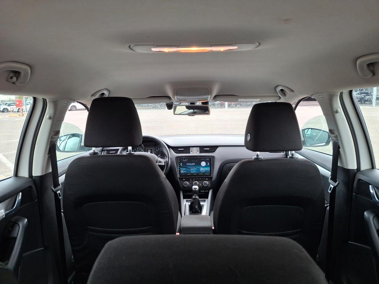 Skoda Octavia 1.6 TDI CR 105 CV. Wagon Elegance