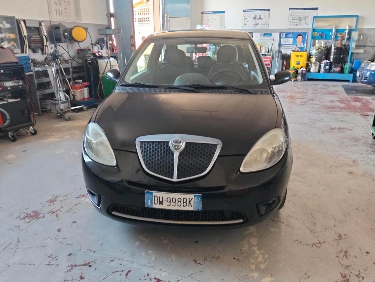 Lancia Ypsilon 1.4 Argento gpl serie