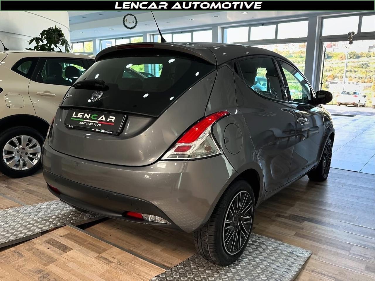 Lancia Ypsilon 1.2 69CV 5p. Gold