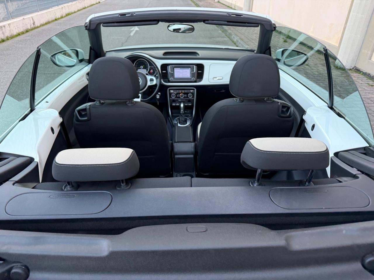 Volkswagen Maggiolino Cabrio 2.0 TDI DSG Design BlueMotion Technology