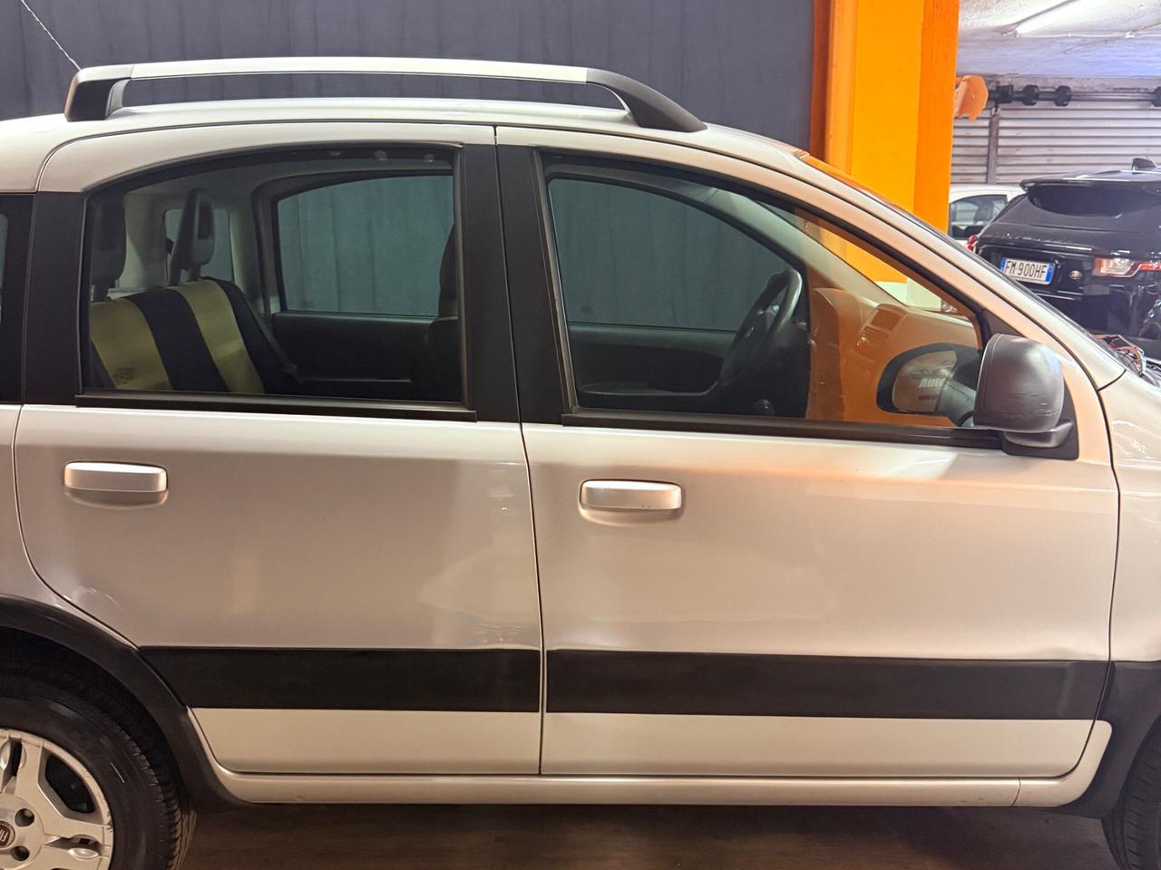 FANTASTICA FIAT PANDA 4x4 CON SOLI 45.840 KM IN CONDIZIONI DA VETRINA
