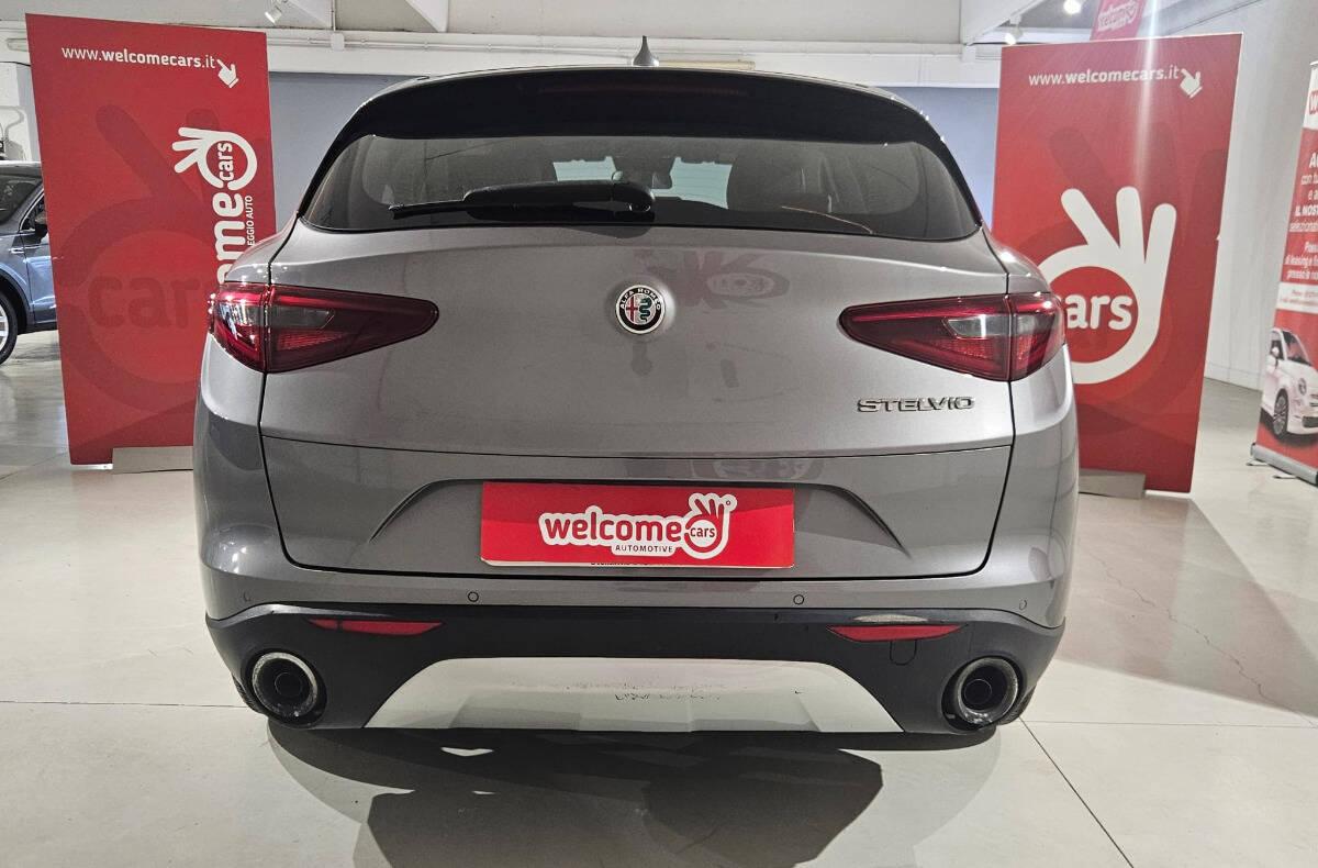 Alfa Romeo Stelvio 2.2 t Business rwd 160cv auto my19