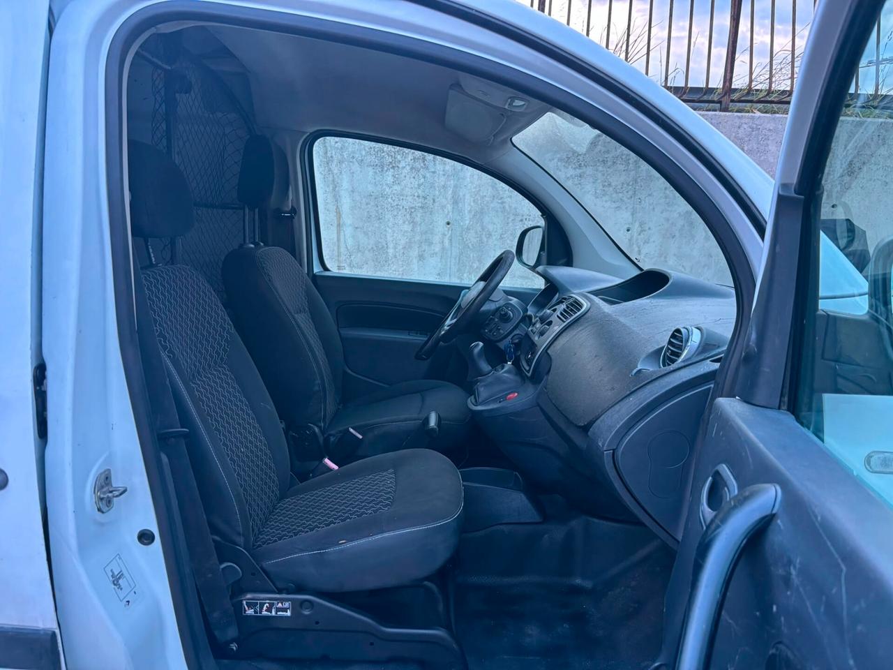 Renault Kangoo Maxi 1.5 dCi 90 CV Diesel – 2015 – 214.000 km