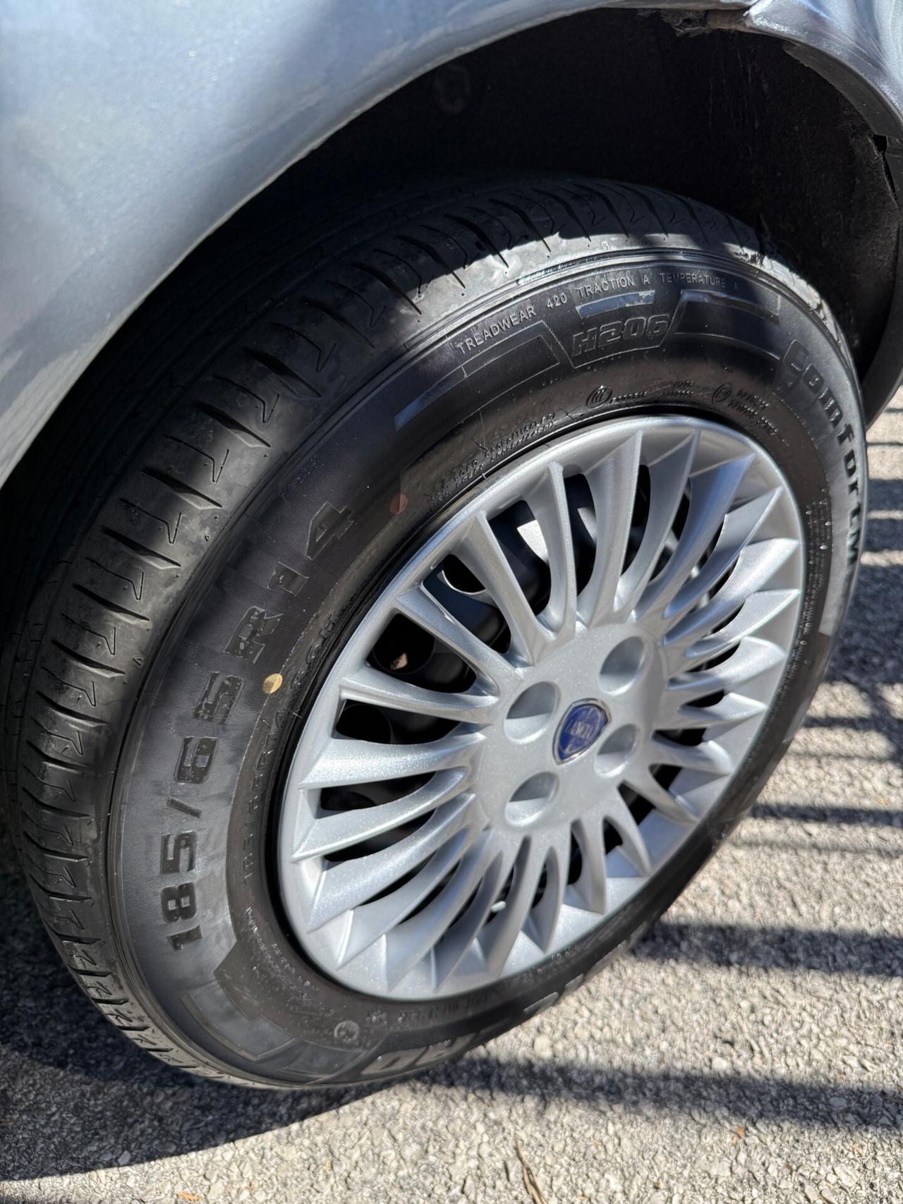 Lancia Ypsilon 1.2 Oro