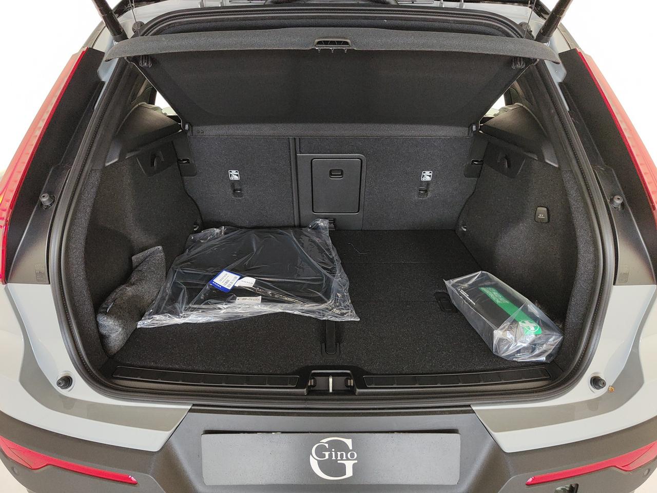 VOLVO XC40 2.0 b3 Ultra Black Edition auto