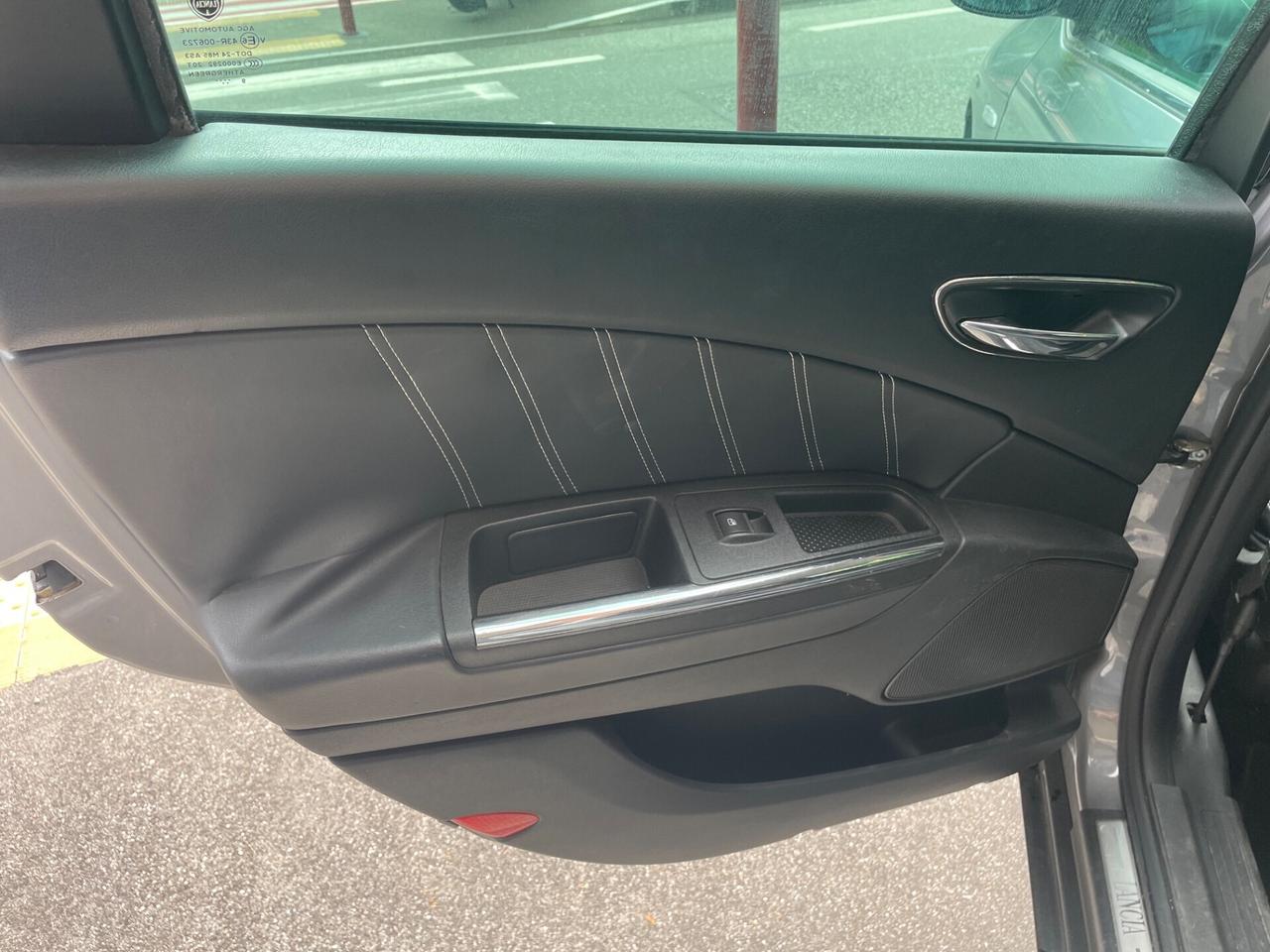Lancia Delta 1.4T-Jet120CV Platino GPL/GARANZIA