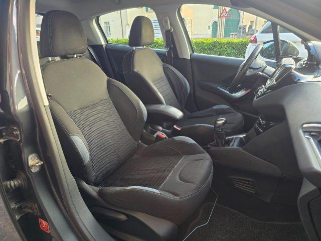 PEUGEOT 208 1.4 8V HDi 68CV 5 Porte Navigatore Sensori Parcheg