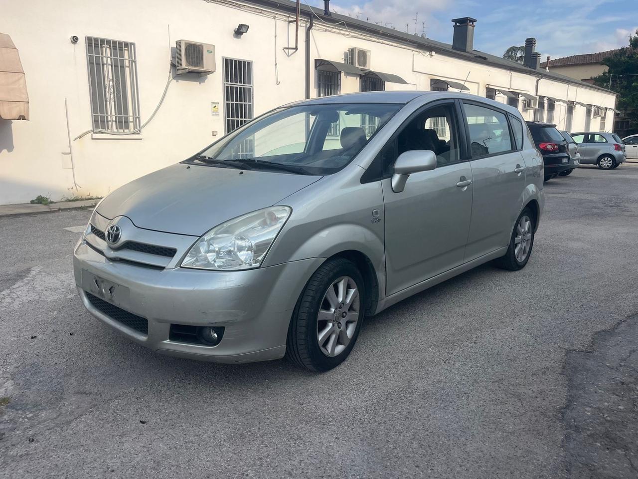 Toyota Corolla Verso 2.2 16V D-4D
