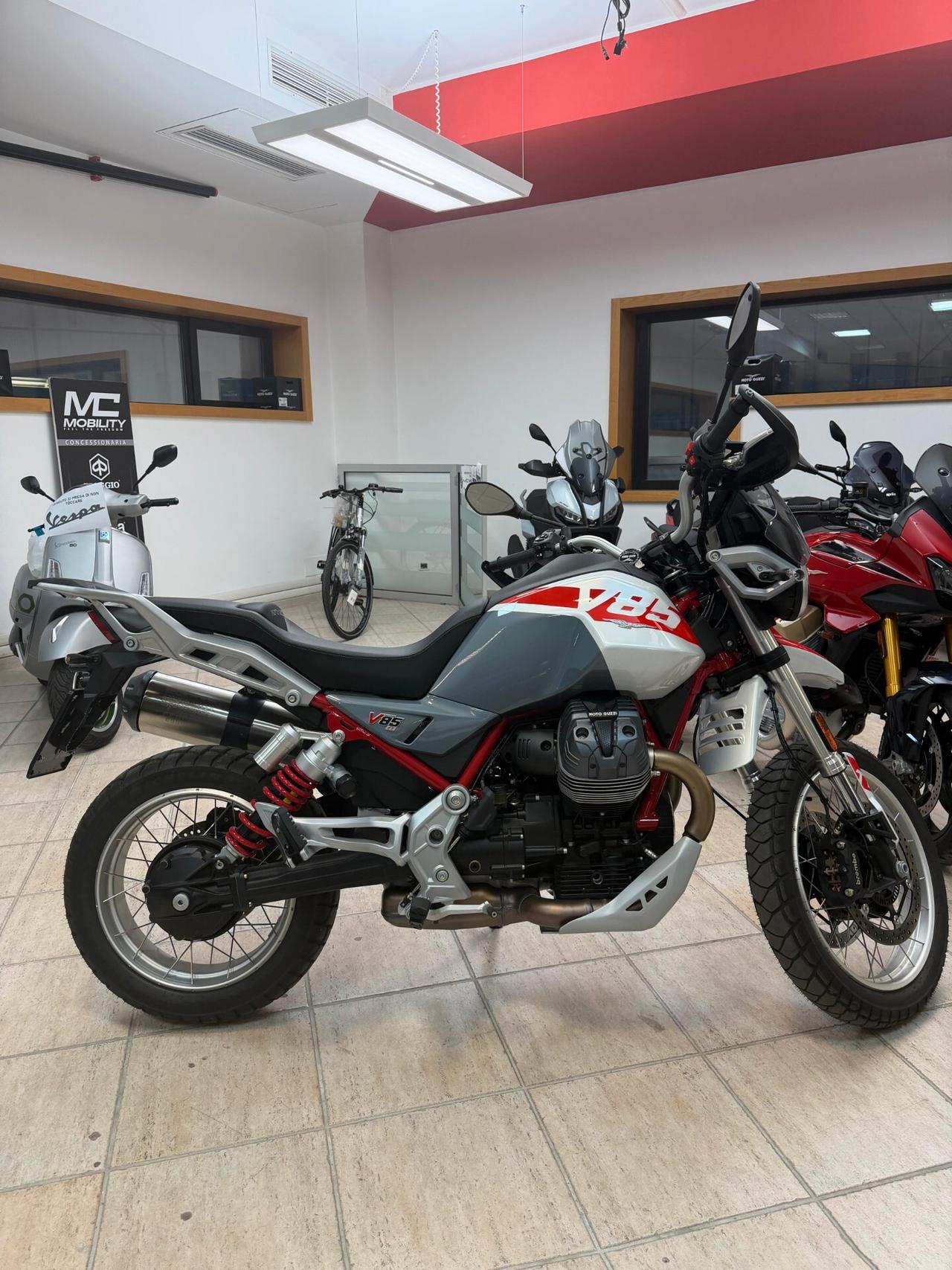 MOTO GUZZI V85 TT 850 DEMO AZIENDALE