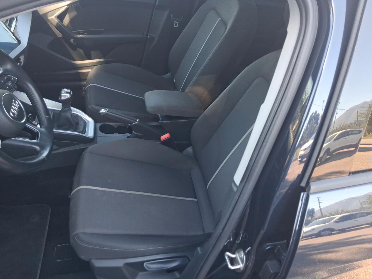Audi A1 citycarver 30 TFSI Identity Contrast