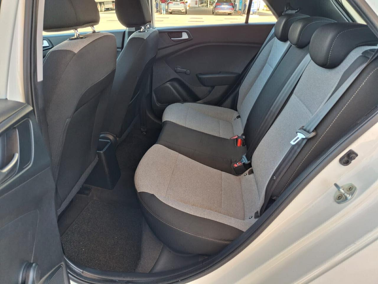 Hyundai i20 1.1 CRDi-*DIESEL EURO 6*NEOPATENTATI*