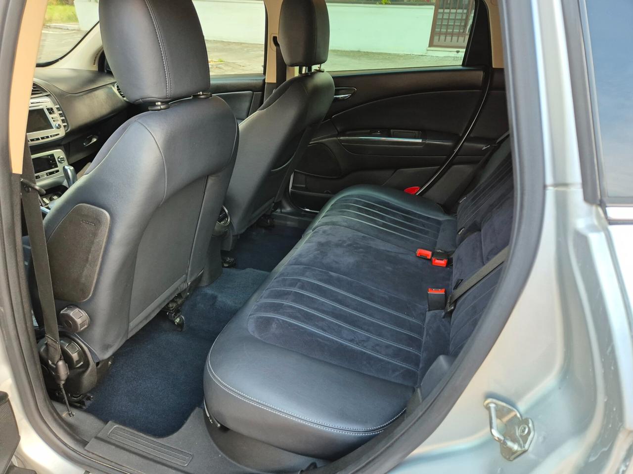 Lancia delta 1.6 multijet 120cv cambio automatico 2014