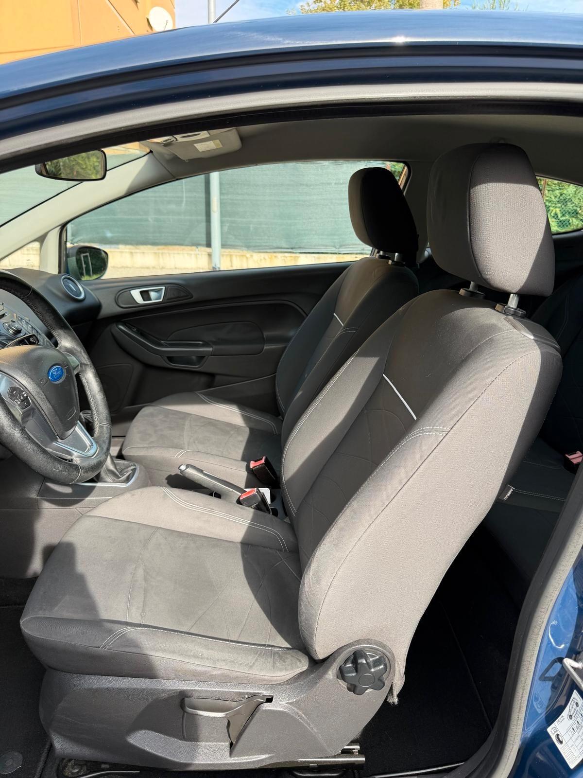 Ford Fiesta 1.5 tdci - NEOPATENTATI - 12 MESI DI GARANZIA -