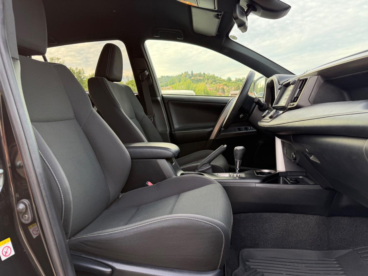 Toyota RAV 4 RAV4 2.5 Hybrid 2WD Lounge